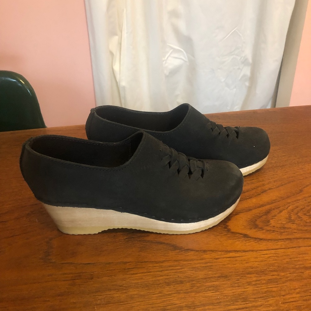 No 6 Clogs
